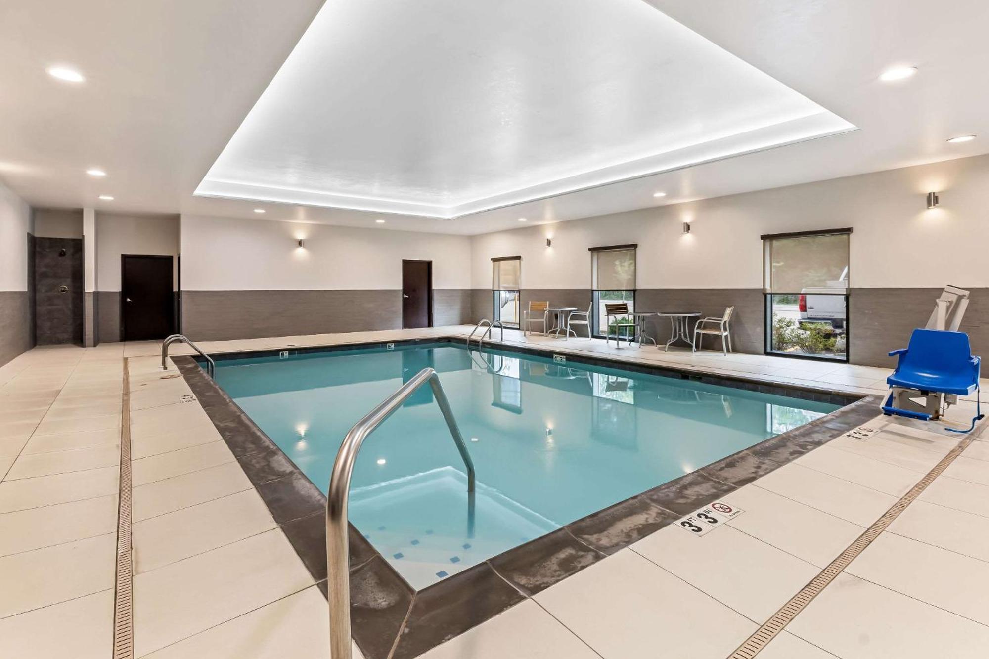 קולומביה Comfort Suites מראה חיצוני תמונה