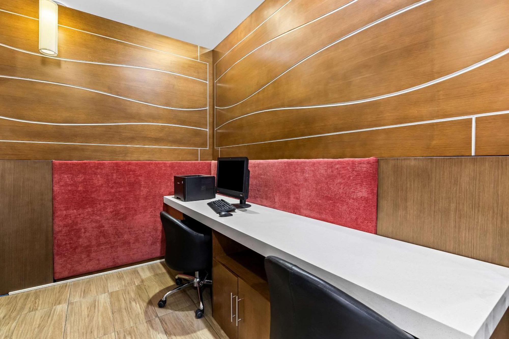 קולומביה Comfort Suites מראה חיצוני תמונה